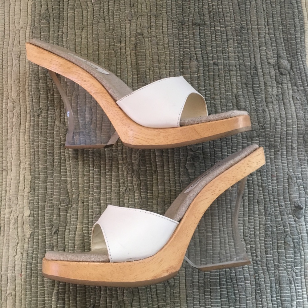 Luichiny White w/ Clear Heel Slide-in “Wedges” 7M